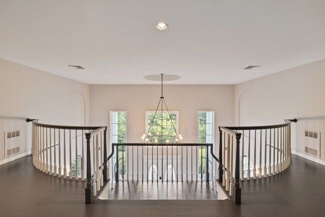 Building Photo - 321 Museum Village Rd