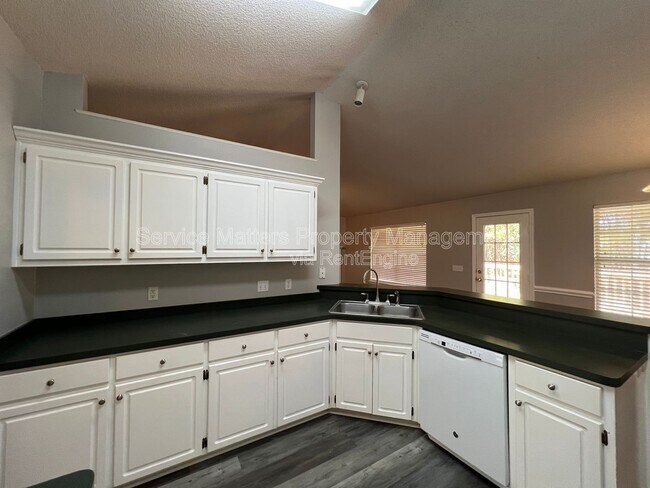 Building Photo - 4830 Timberland Dr