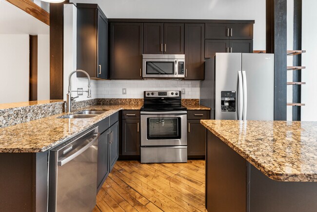 Building Photo - 2003 Brooklyn St