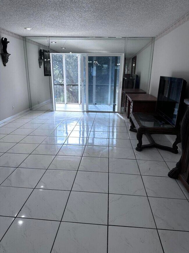Building Photo - 6200 S Falls Cir Dr