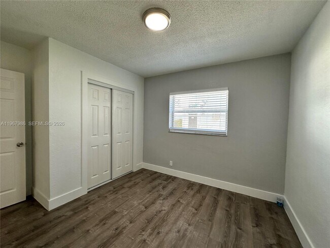 Building Photo - 3616 NE 11th Ave