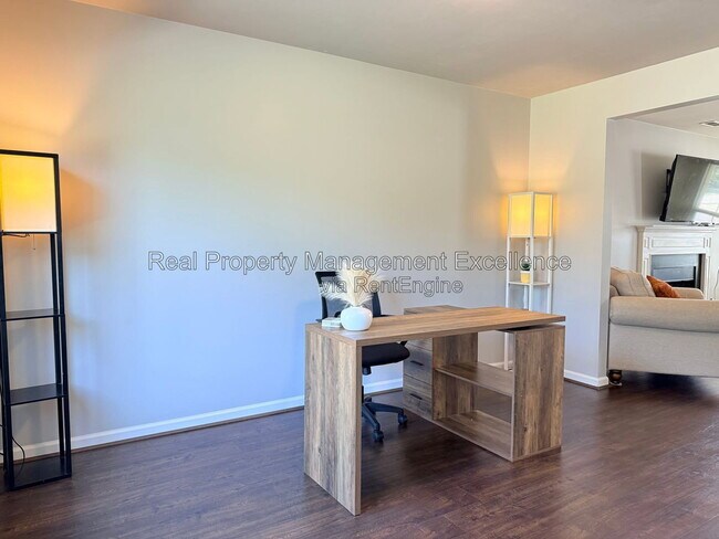 Building Photo - 3446 Ferdilah Ln