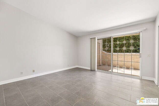 Building Photo - 505 S Farrell Dr