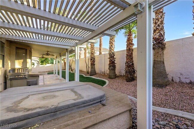 Building Photo - 249 Gentle Springs Dr