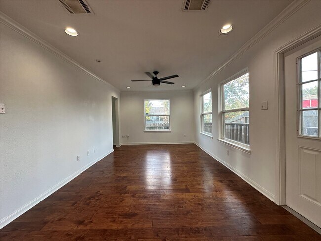 Building Photo - 4322 Chapman St