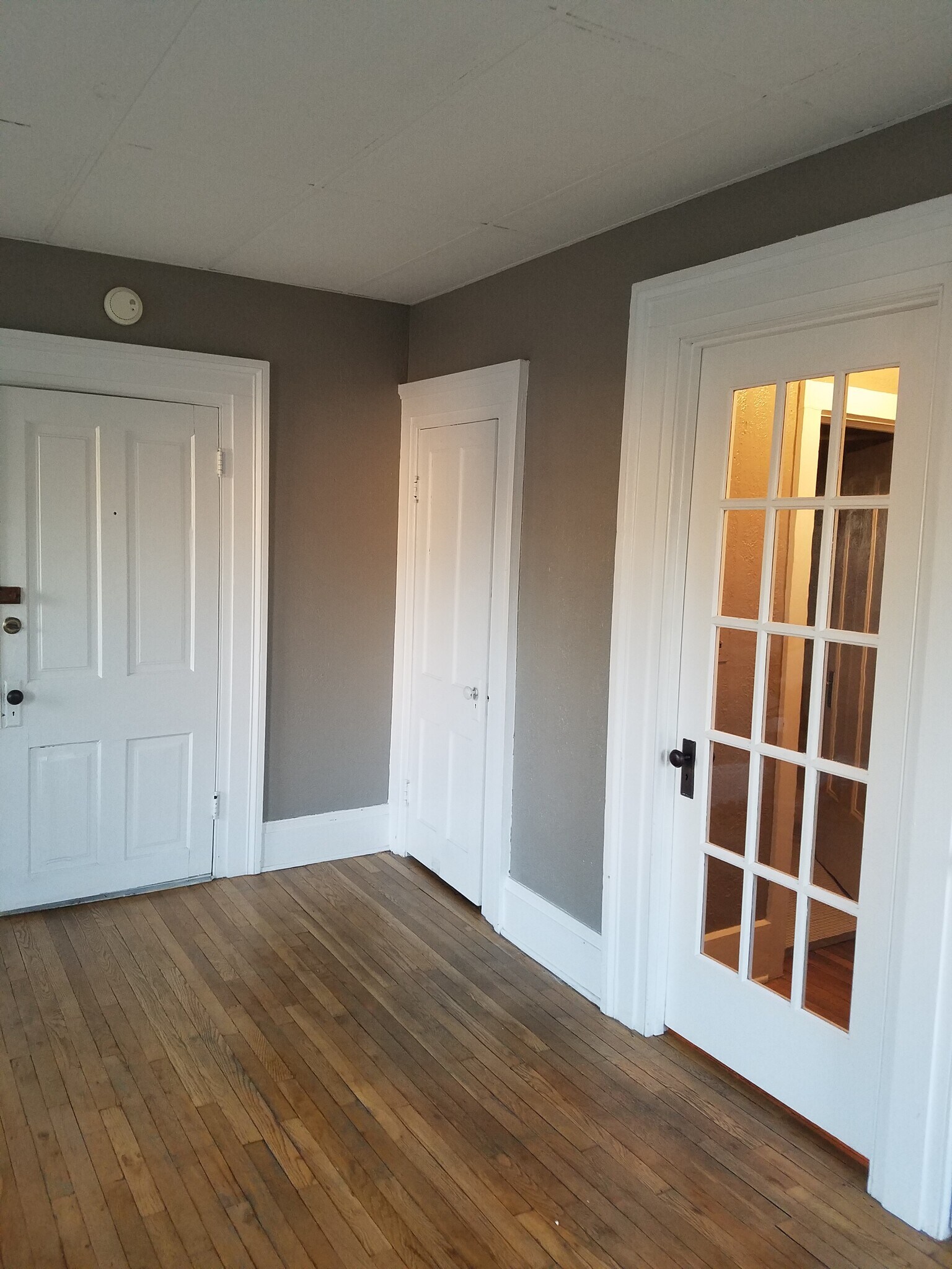 Building Photo - 515 W Washington St