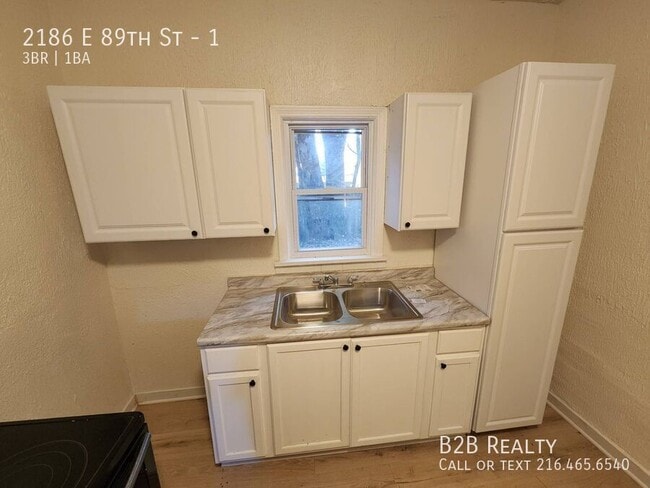 Building Photo - 2186 E 89th St