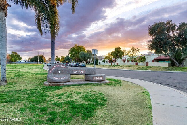 Building Photo - 532 W La Jolla Dr