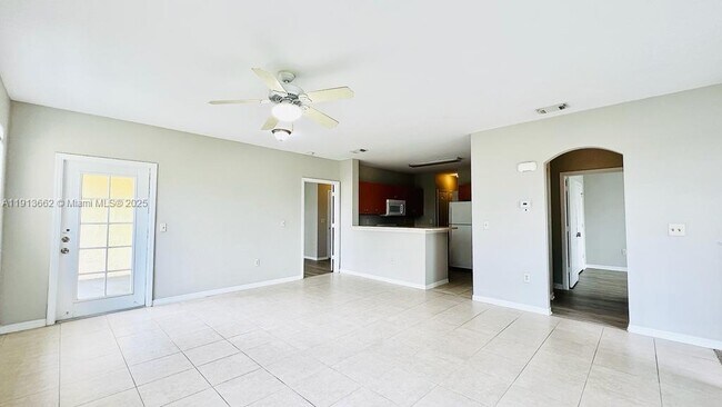 Building Photo - 124 SW Peacock Blvd