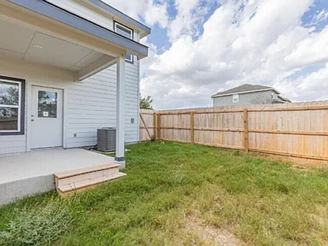 Building Photo - **Discover Elevated Living at Hunters Ranch!**