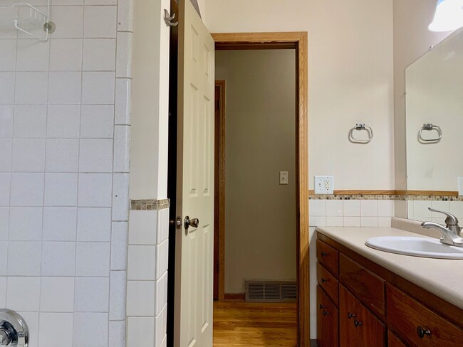 Building Photo - Three Bedroom Home in Kenowa Hills