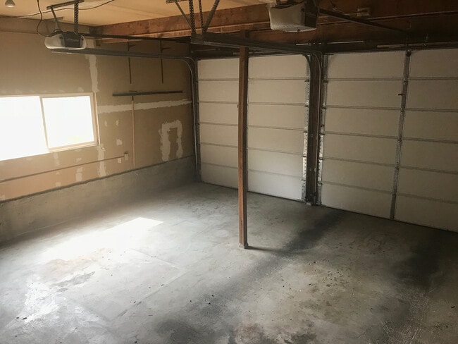 Building Photo - Great House for Rent