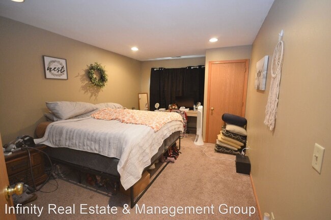 Building Photo - 2 br, 1 bath House - 1824 Deerhaven Ln NE # 3