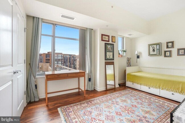 Building Photo - 475 K St NW