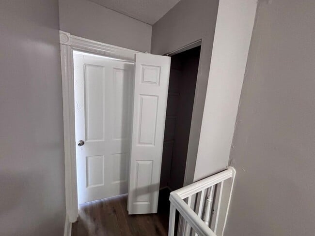 Building Photo - 3 Bedroom Home on Walnut St, Trenton