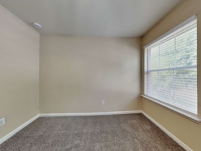 Building Photo - 13742 Clarks Fork Dr