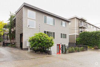 Building Photo - Spacious 3-Bedroom in Ballard!