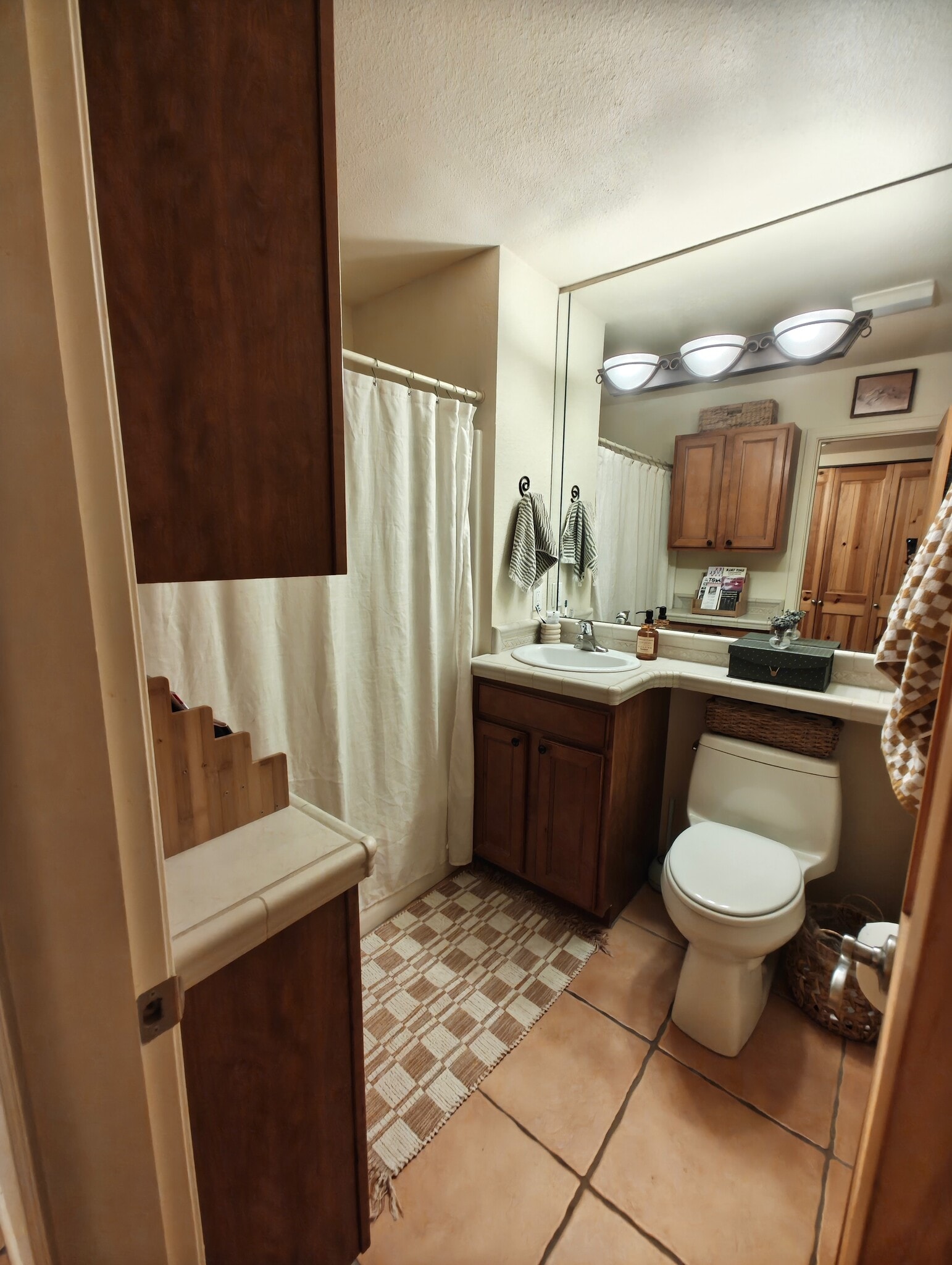 Building Photo - 2210 Miguel Chavez Rd