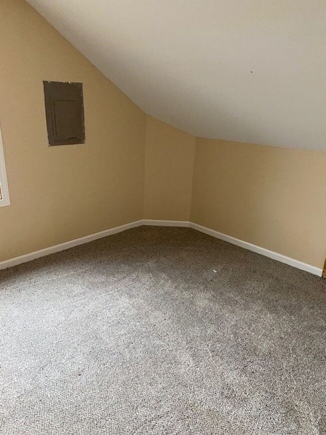 Building Photo - 3 Bedrooms, 2.5 Bathrooms Single Family Home in Staples, MN w/2+ car garage