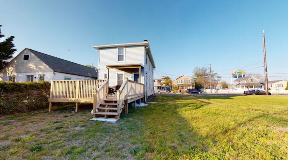 Building Photo - 124 W Youngs Ave