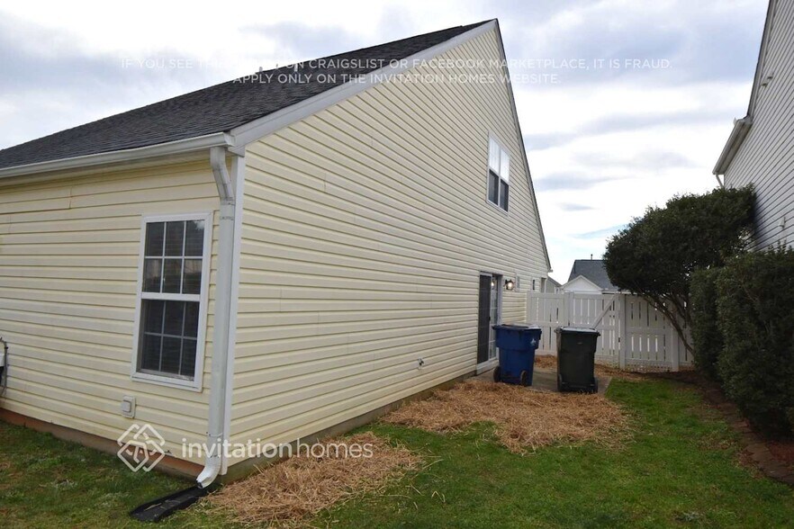 Building Photo - 11028 Astor Hill Dr