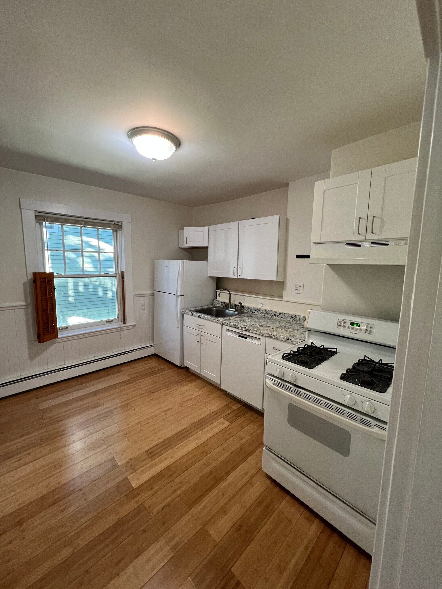 Kitchen - 60 Hammond St