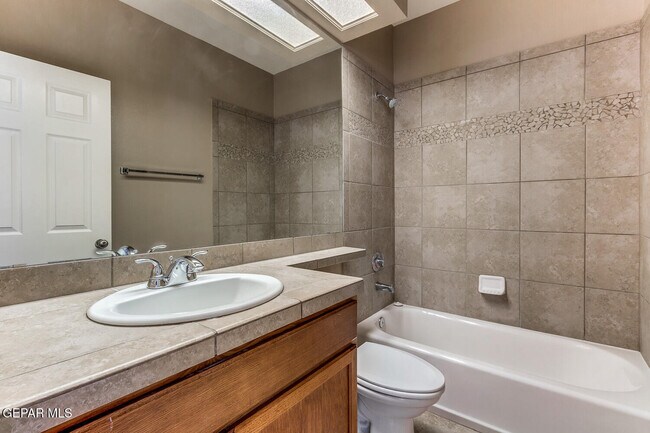 Building Photo - 5819 Redstone Rim Dr