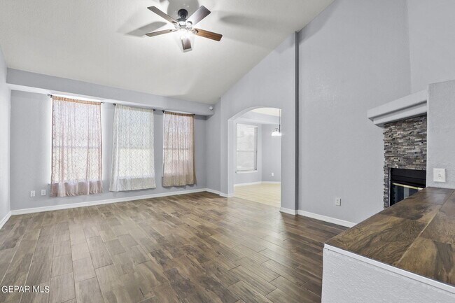 Building Photo - 12448 Tierra Madre Rd