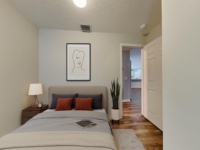 Building Photo - Updated 3BR/2BA Home in North Tampa – Mode...