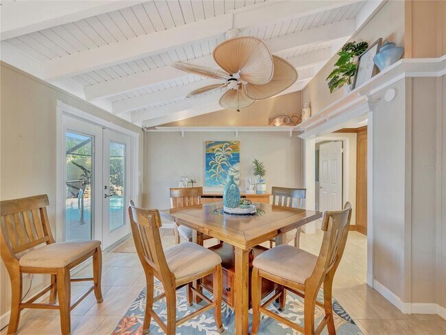 Building Photo - 10432 Sandpiper Rd W