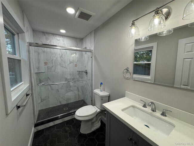 Building Photo - 75 Valley Dr