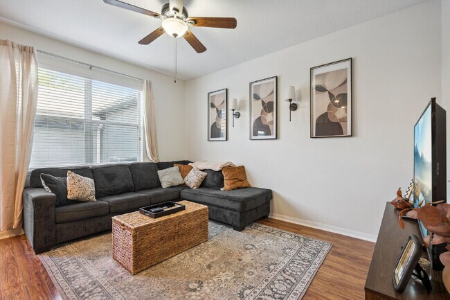 Building Photo - 13252 Silver Strand Falls Dr