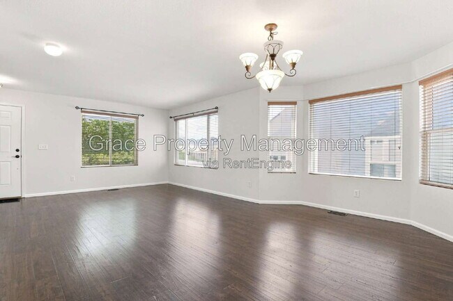 Building Photo - 2057 Alpine Dr