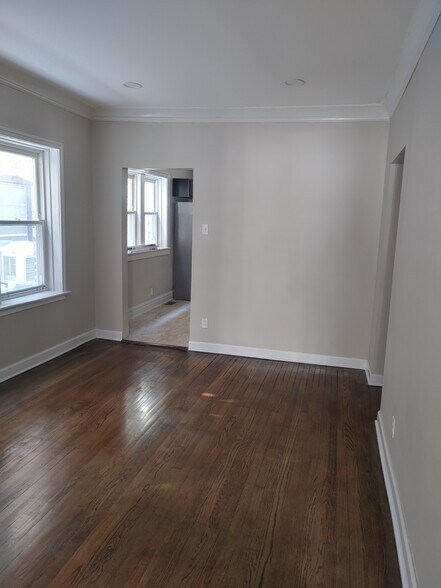 Building Photo - 8016 S Marshfield Ave