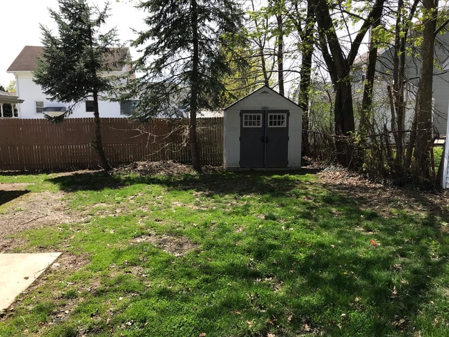 Building Photo - 2550 9th Ct