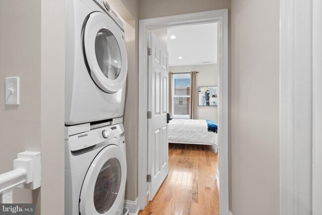 Building Photo - 2235 E Chase St