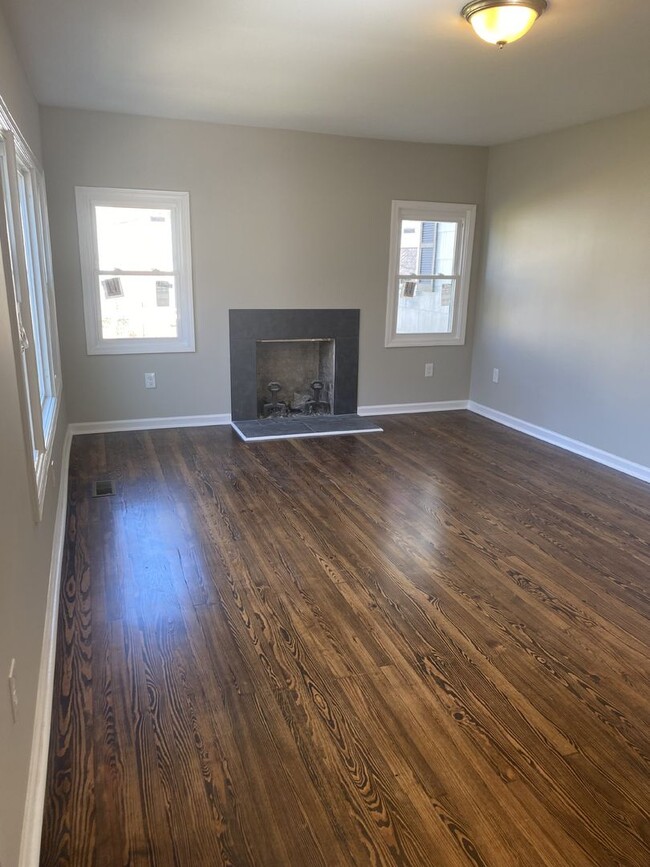 Building Photo - Charming Fully Renovated Bungalow in Gastonia!