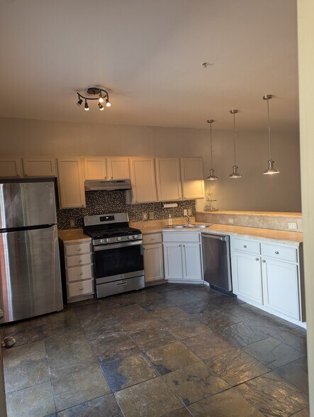 Building Photo - 5519 Lillehammer Ln