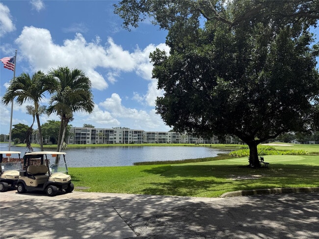 Building Photo - 9450 Live Oak Pl