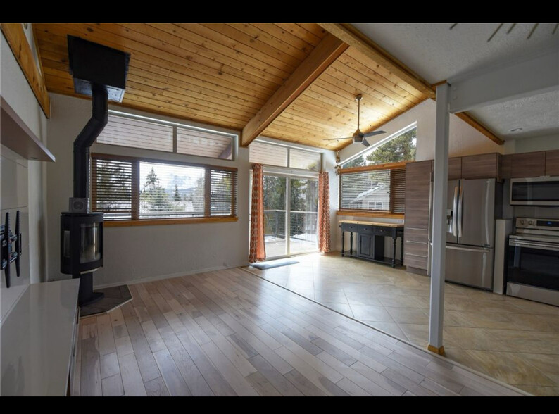Building Photo - 166 S Fuller Placer Rd