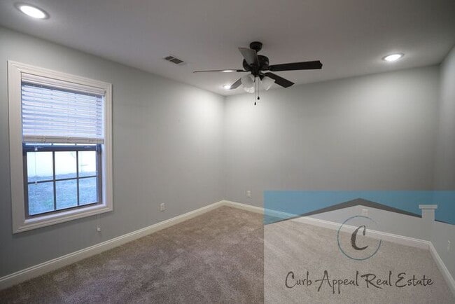 Building Photo - 3 bed / 2 bath home in Jonesboro