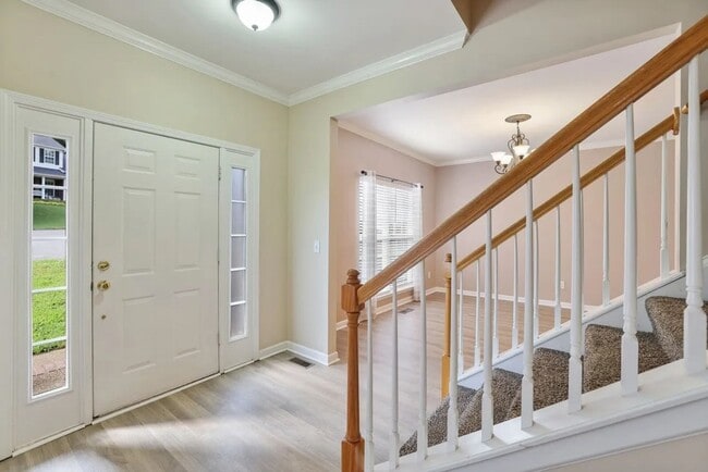 Building Photo - Well Appointed 4BR Home in Brentwood