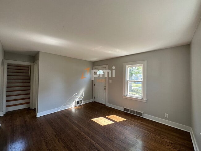 Building Photo - 7414 Tapper Ave