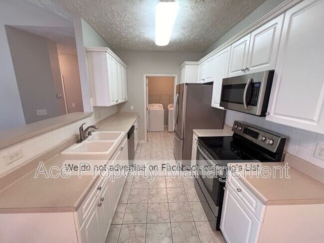 Building Photo - 4010 Bardstown Ct