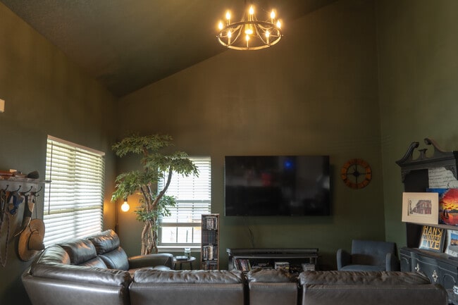 Building Photo - 8841 Smiley Ct