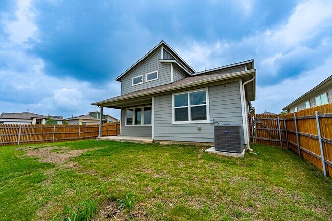 Building Photo - 2901 Louris Ln