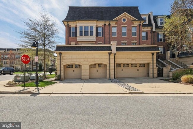 Building Photo - 615 River Mist Dr