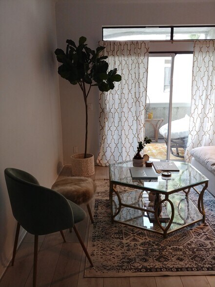 Living area - 5145 Tortuga Dr