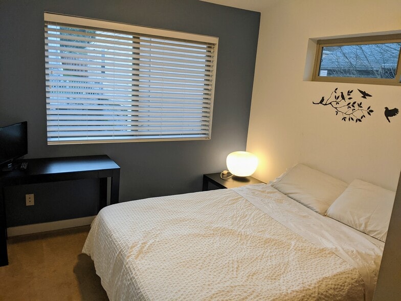 bedroom 1 - 321 21st Ave