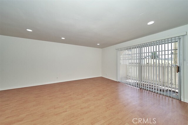 Building Photo - 433 S Manhattan Pl